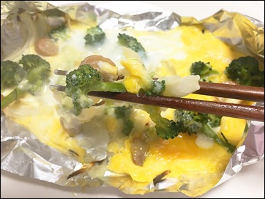 9-2017-03-06 -lunch-yasai-wiener-onion-broccoli-egg-baked